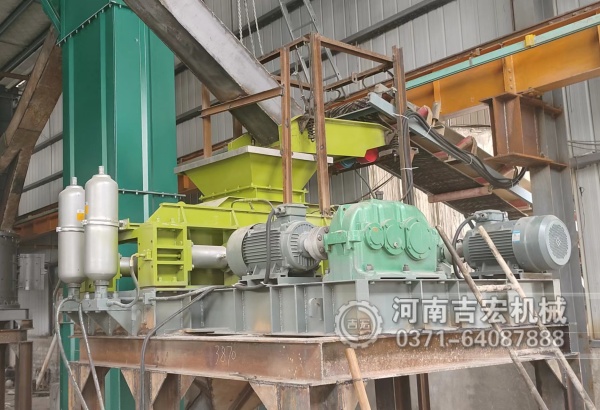 吉宏機(jī)械對輥制砂機(jī)：高耐磨輥皮+液壓調(diào)節(jié)，破碎效率提升30%！